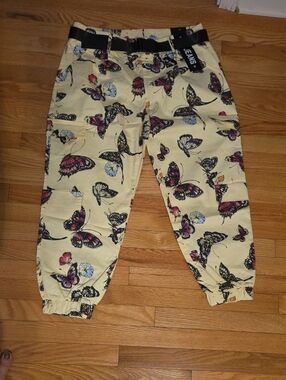 VIP JEANS Yellow Butterfly-Print Ankle Jeans with Black Belt